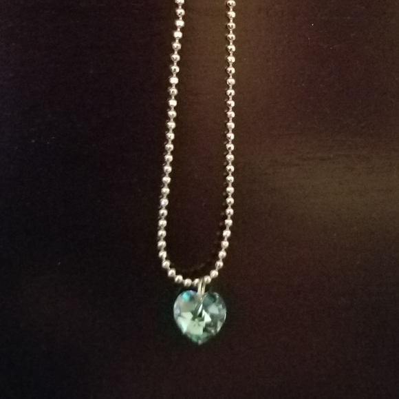 Necklace with crystal in heart shape - Picture 1 of 6